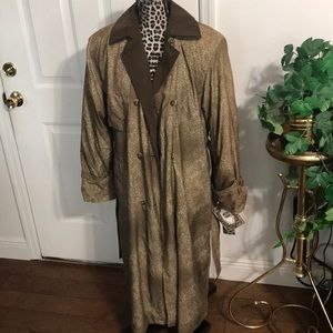 Double Breasted Trench Coat💕.  10 NWT